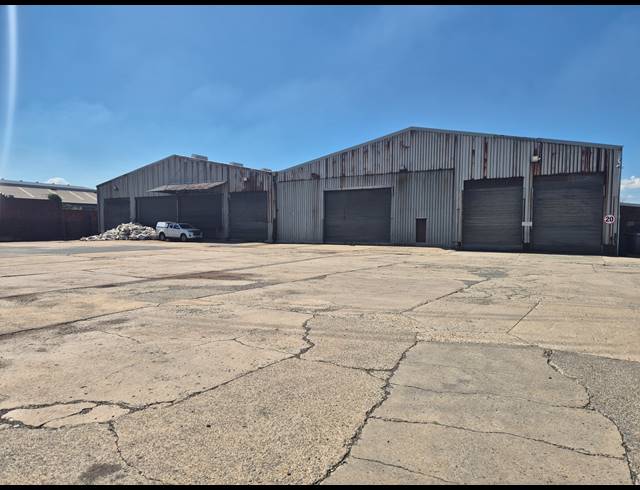 8,000M² WAREHOUSE FOR SALE IN WADEVILLE
